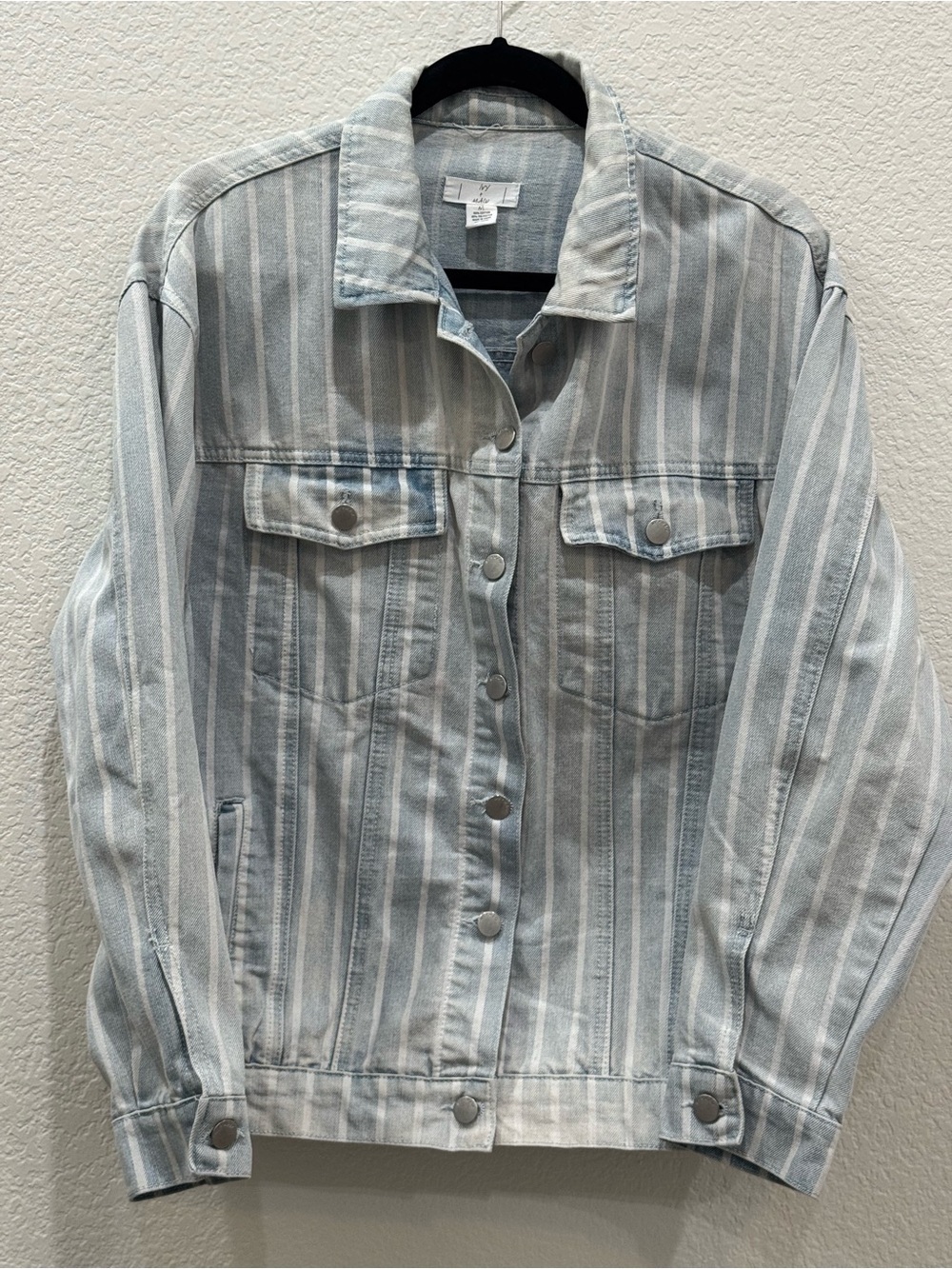 Ivy + Main Striped Denim Jacket Women’s Medium Blue White Snap Front